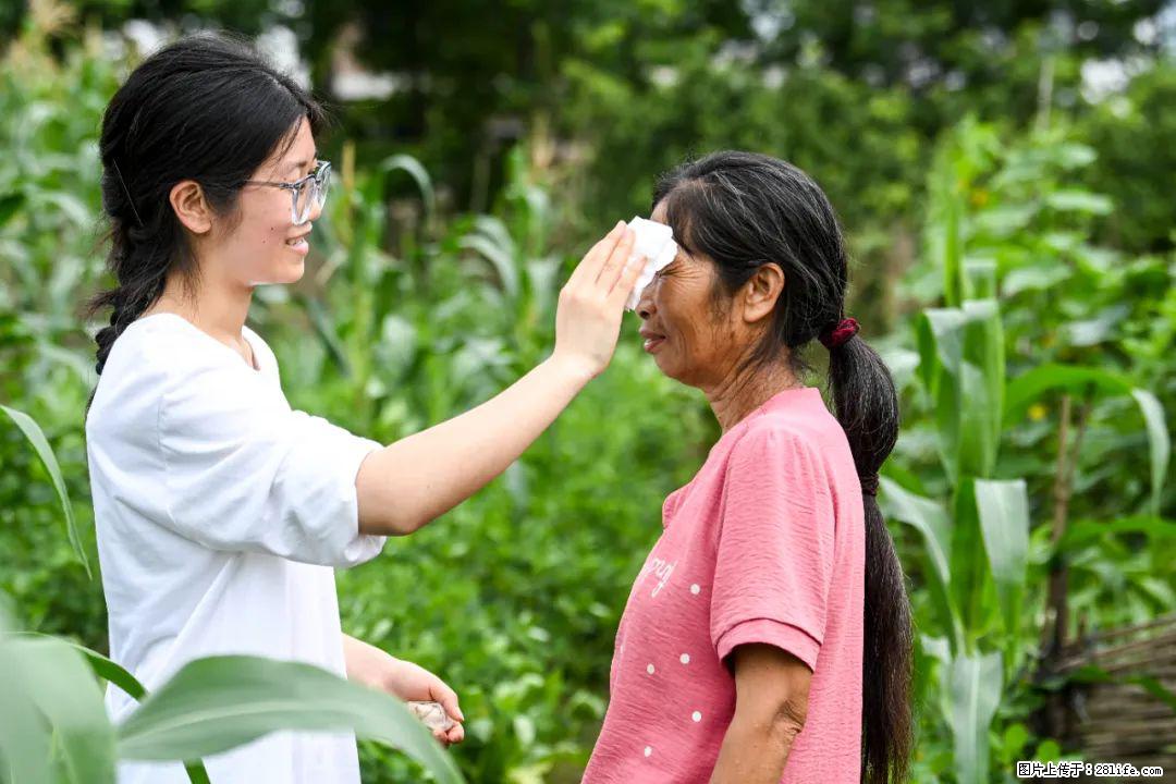 全网追的“扁担女孩”,找了一份暑假工,时薪12元 - 汕头生活资讯 - 汕头28生活网 st.28life.com